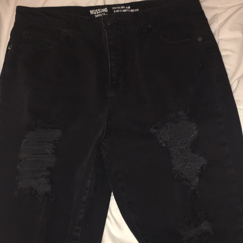 MOSIMO MOM RIPPED JEANS
